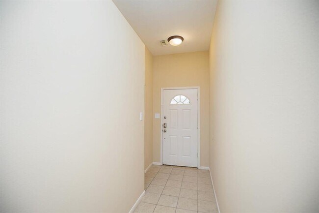 Building Photo - 6611 Stonefort Ct