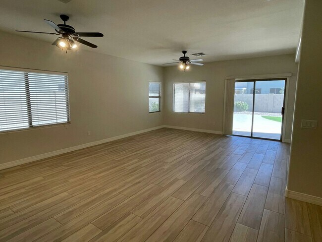 Photo - 2117 E Riviera Dr House