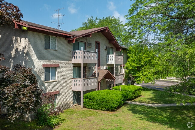 Lakeview Apartments - Lakeview Apartments