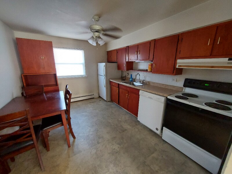 4413 Eberly Ave Unit 1B, Brookfield, IL 60513 Room for Rent in