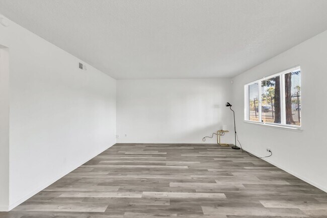 Building Photo - REDUCED!!!