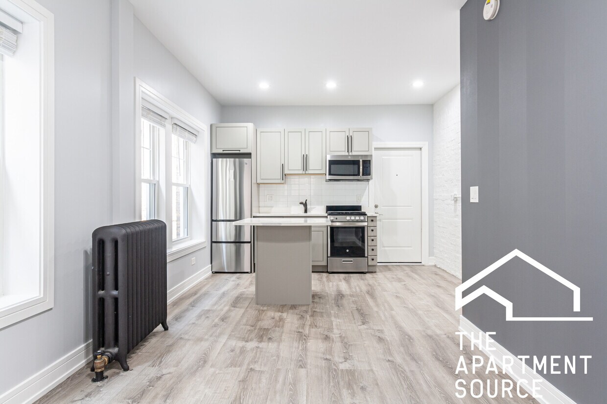 GREAT EDGEWATER 1.5 BEDROOM BY LOYOLA! - 1063 W Glenlake Ave