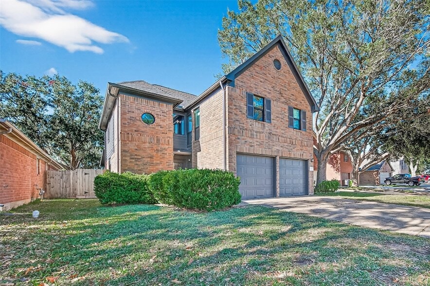 Primary Photo - 1720 Old Creek Dr