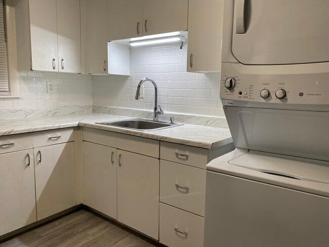 Building Photo - 74 Saltonstall Ave