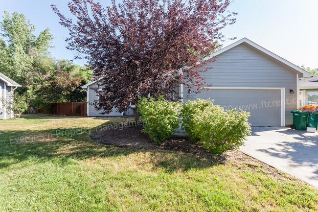 Building Photo - 3 Bedroom in Northern Fort Collins!