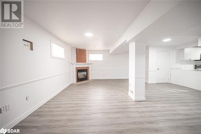 Building Photo - 30 Brouwer Crescent