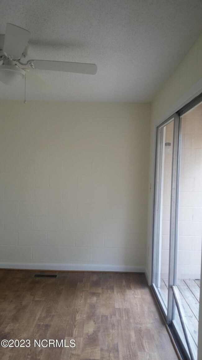 300 Marsh St Unit 1, Beaufort, NC 28516 Room for Rent in Beaufort, NC