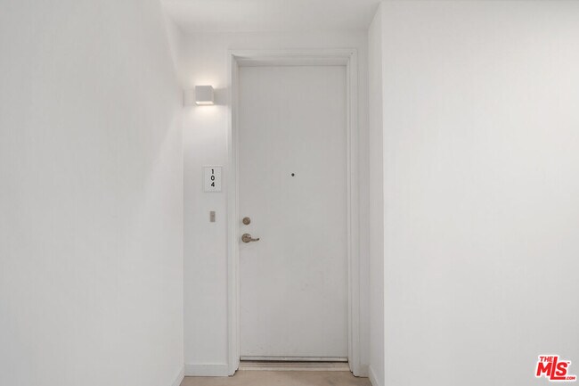 Foto del edificio - 4406 Fulton Ave