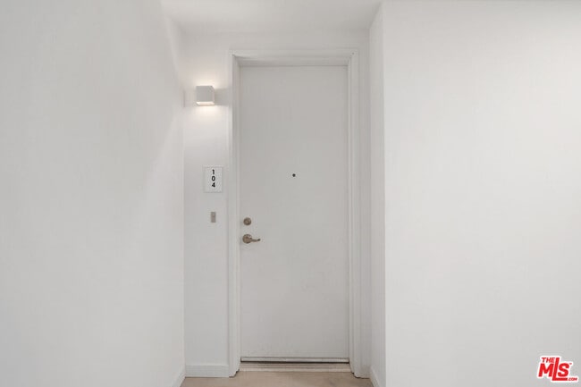 Building Photo - 4406 Fulton Ave