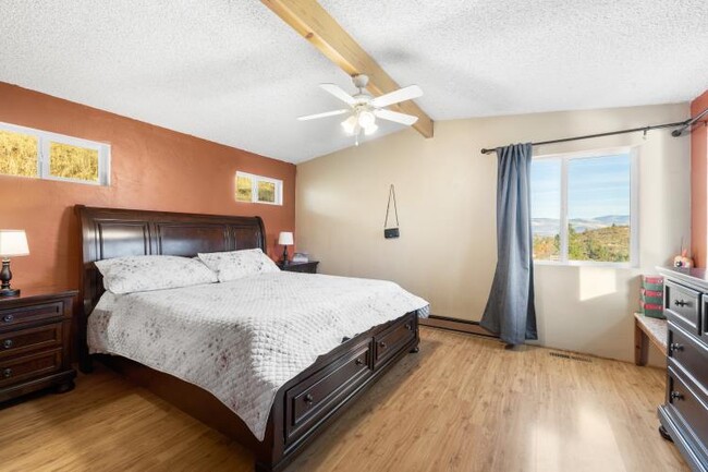 Foto del edificio - 3242 W Griffin Creek Rd