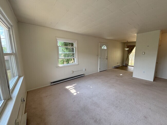 Living Room - 2171 Mountain View Ave