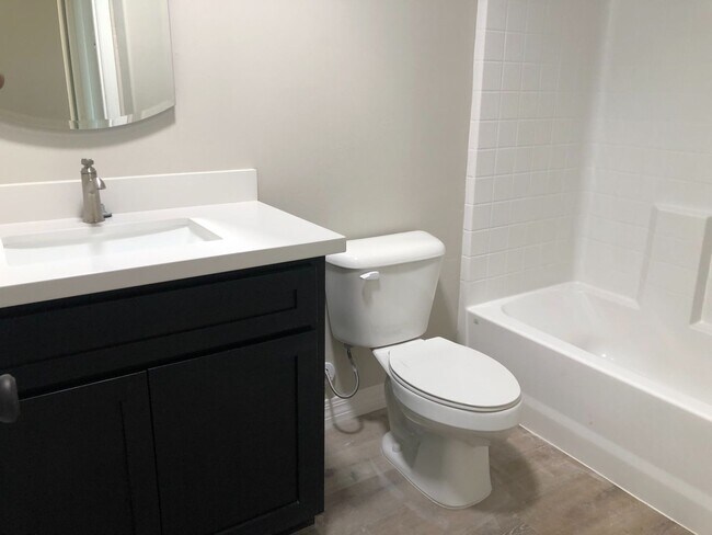 Foto del edificio - Somerton Amanacer Townhome