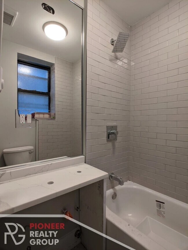 Foto del edificio - 503 W Belmont Ave