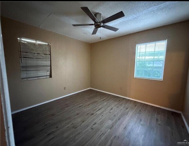Foto del edificio - 3008 Katrina Ave
