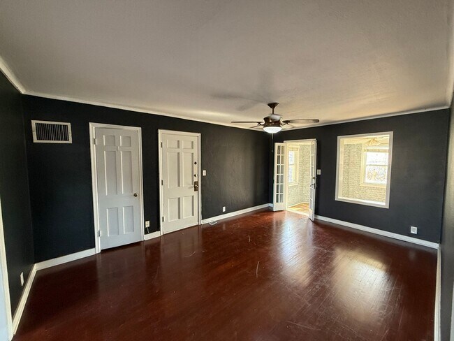 Foto del edificio - 12 E 50th St