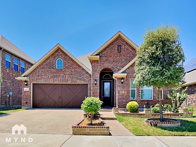 Building Photo - 523 Pineview Dr