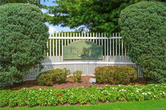 Building Photo - 1101 Pondside Dr