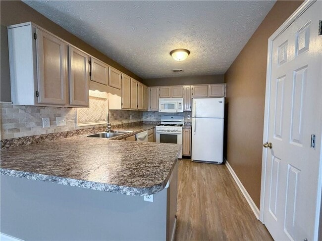 Foto del edificio - 2711 Highland Ridge NW