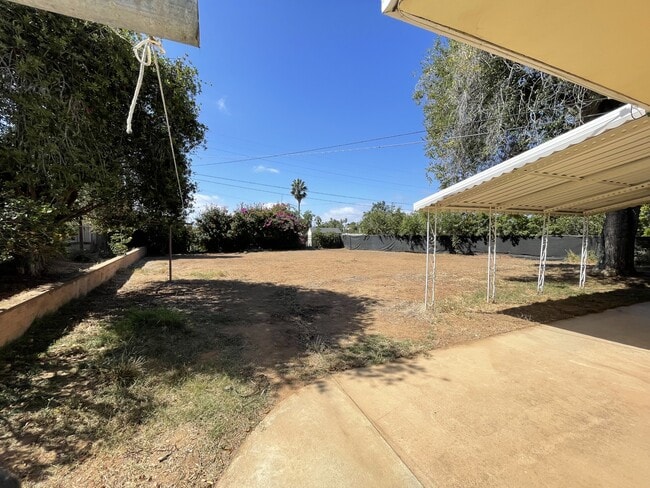 Building Photo - 439 Avalon Dr