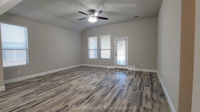 Foto del edificio - Beautiful 3 Bedroom Home.