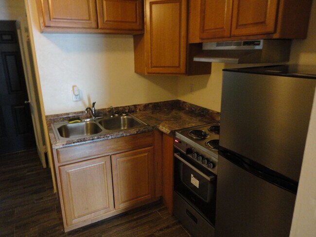 Foto del edificio - Nice recently Remodel 2 bedroom/1 bath duplex