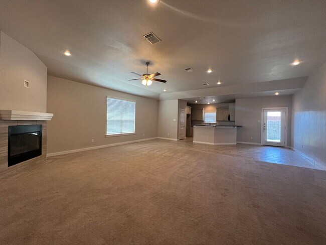 Foto del edificio - Gorgeous 4 Bedroom In Wolfforth!