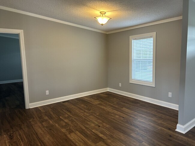 Foto del edificio - Like New Home in quaint Bailey, NC