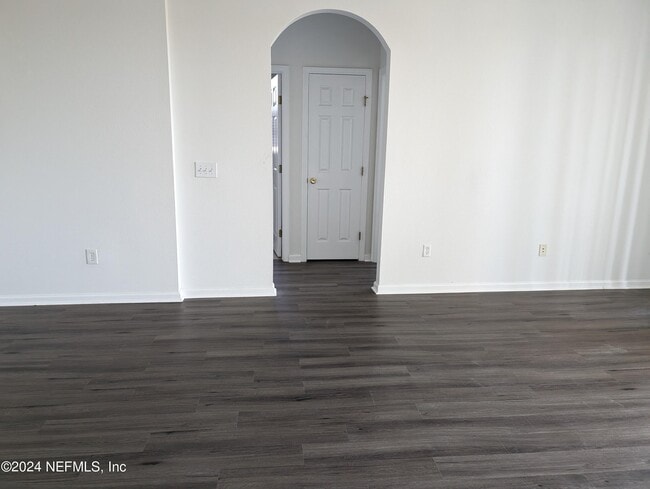 Building Photo - 7801 Point Meadows Dr