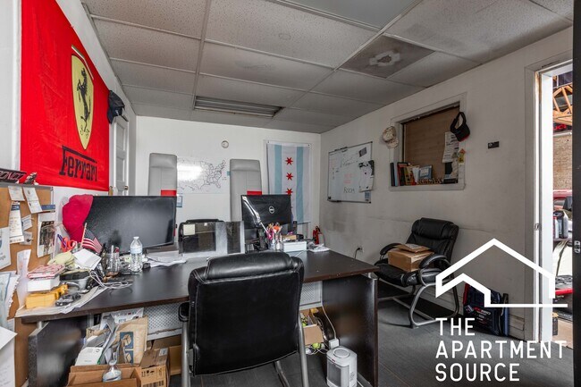 Foto del edificio - 3515 W Armitage Ave