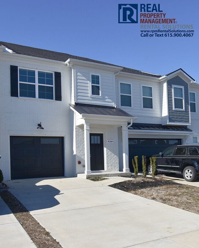 Foto del edificio - Gorgeous 3 bedroom Townhome! Neighborhood pool & attached garage!