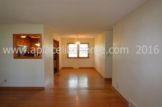 Building Photo - 1501 N 78th St Kansas City KS 66112