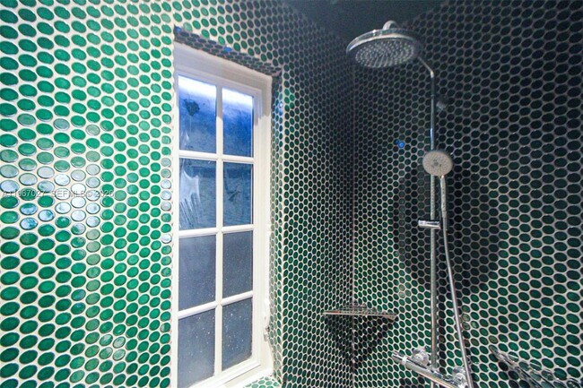 Building Photo - 1573 Pennsylvania Ave