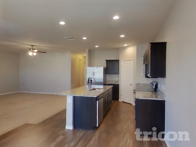 Building Photo - 37334 W Capri Ave