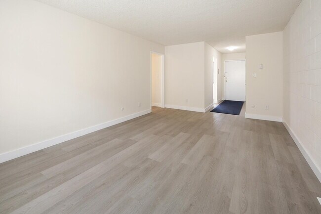 Living Room 3 - 2945 McClure St