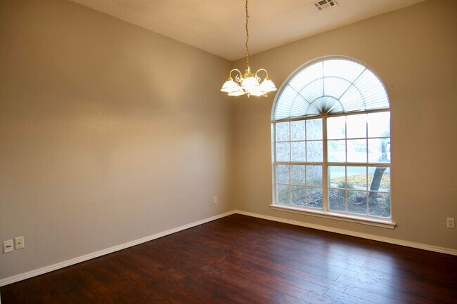 Foto del edificio - 3913 SW Cherry Rd