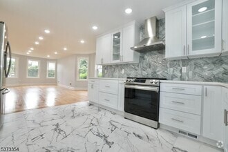 Building Photo - 226 Park Ave