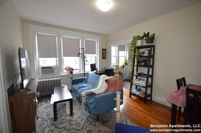 Building Photo - 1161 Boylston St