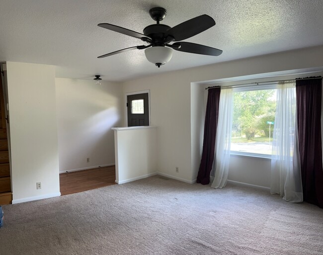 Foto del edificio - 232 Shawn Dr