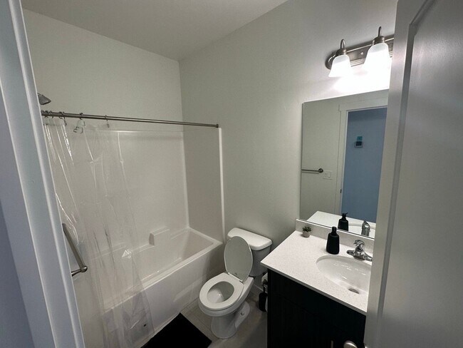 Building Photo - 476 S 900 W