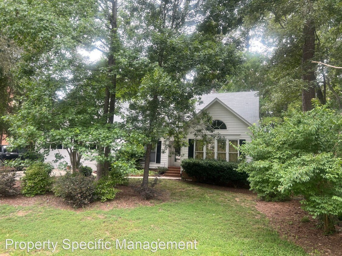 4 br, 2.5 bath House 3506 Lochnora Parkway House Rental in Durham