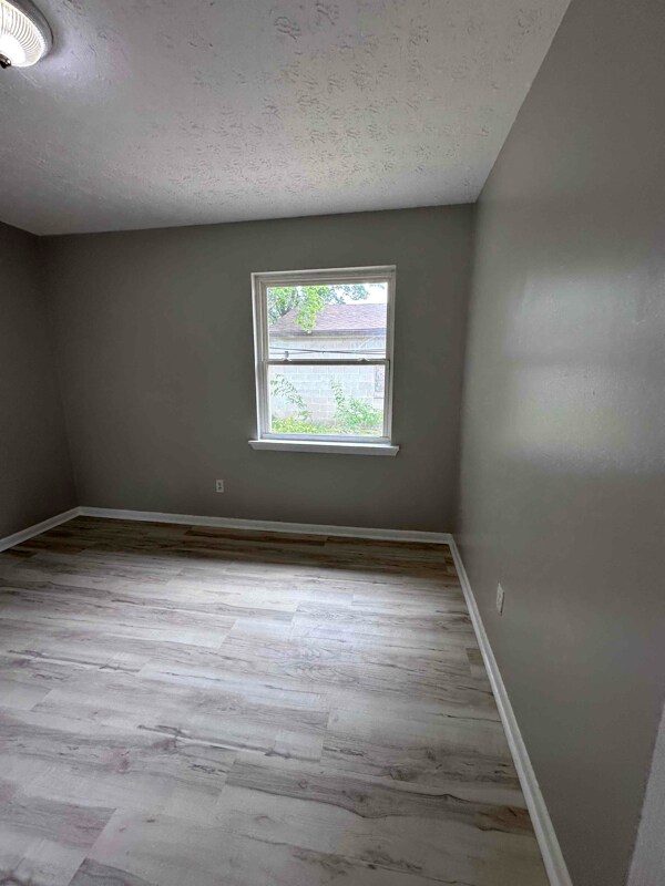 Foto del edificio - 10315 Waycross Ave