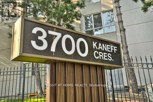 Photo du bâtiment - 3700 Kaneff Crescent