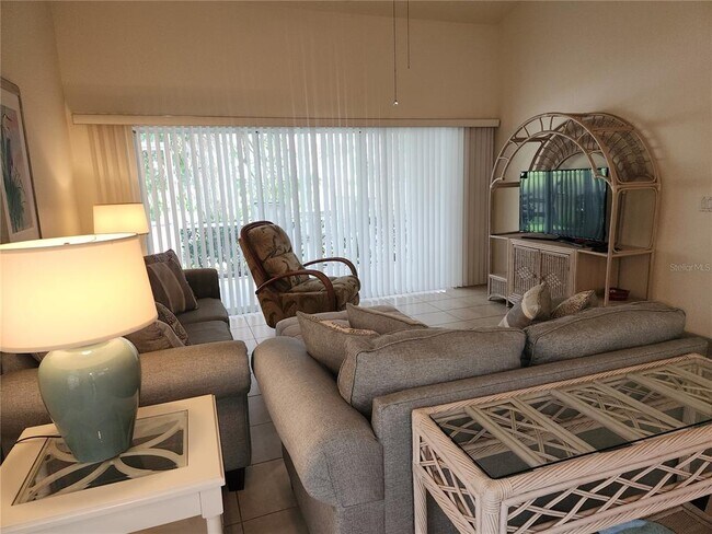 Foto del edificio - 6566 Fairway Gardens Dr