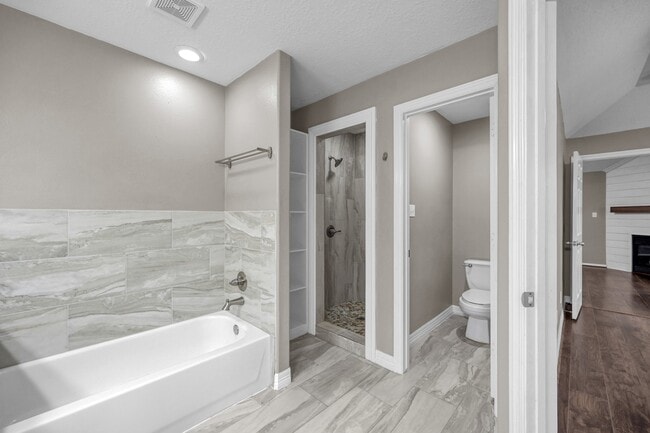 Building Photo - 103 Moonspinner