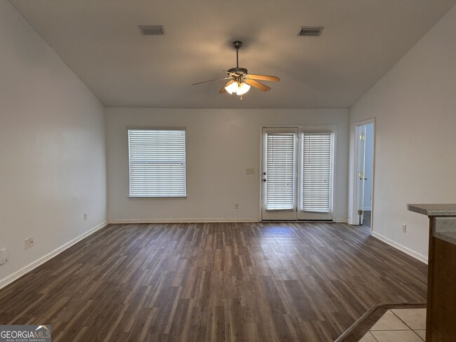 Building Photo - 173 Royal Palms Ave