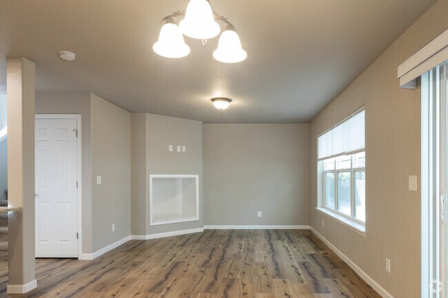 Sala de estar - 315-365 N Boise Ave