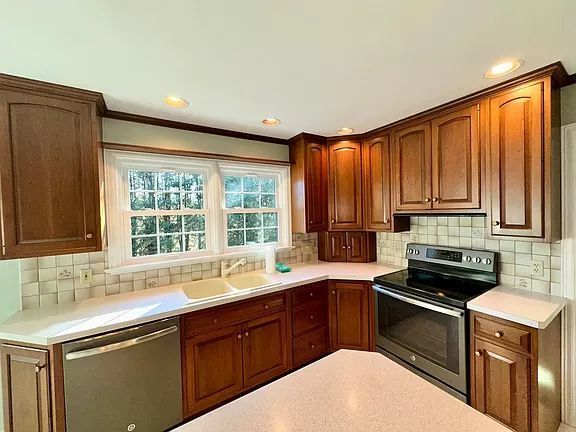 Building Photo - Cozy home for a family