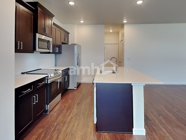 Building Photo - 9475 W Shumard St