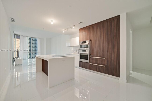 Foto del edificio - 851 NE 1st Ave