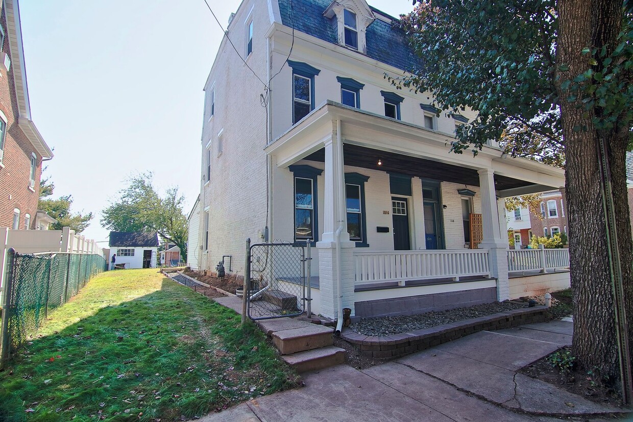 Primary Photo - Spacious Newly Renovated East End Home!